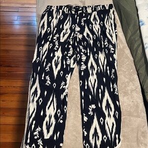 Xhilaration Black and White Patterned Joggers